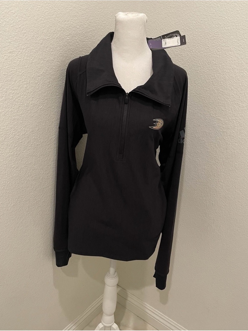 Adidas Anaheim Ducks Women’s 1/4 Zip Pullover — Authentic NHL Collection slimfit - Picture 10 of 10